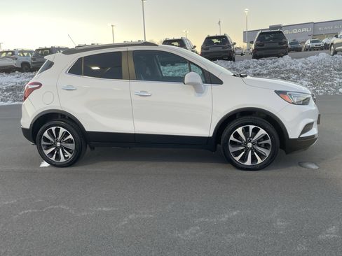 Used 2021 Buick Encore Preferred image 2