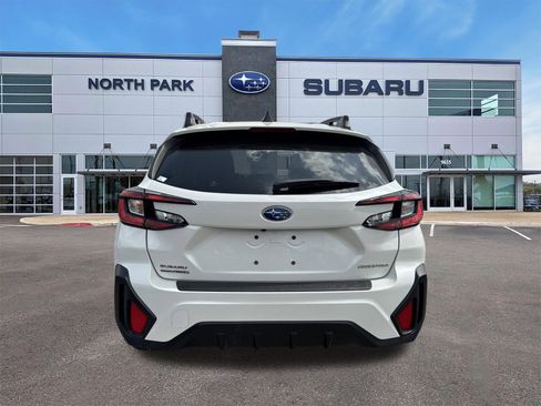Used 2024 Subaru Crosstrek 2.0i Premium image 4
