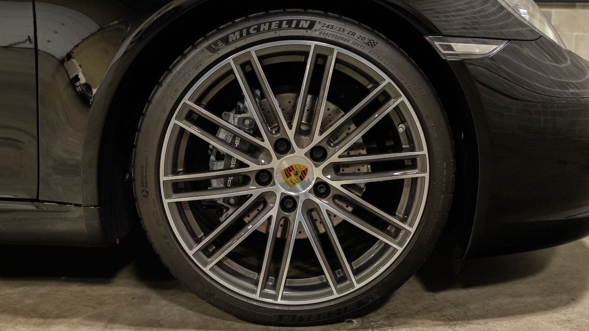 Used 2018 Porsche 911 Carrera RWD image 30