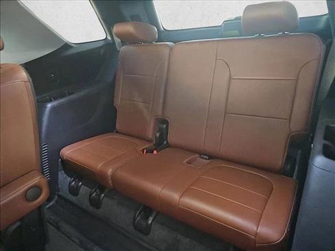 Used 2021 Chevrolet Traverse High Country image 12