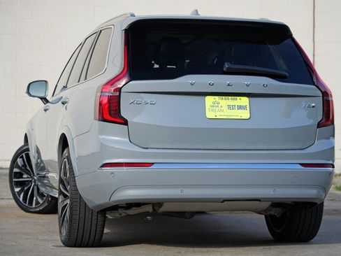 Used 2025 Volvo XC90 T8 Ultra w/ Protection Package Premier AWD/4WD image 6