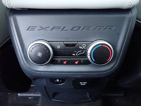 Certified 2025 Ford Explorer Platinum w/ LUX Leather Package AWD/4WD image 21