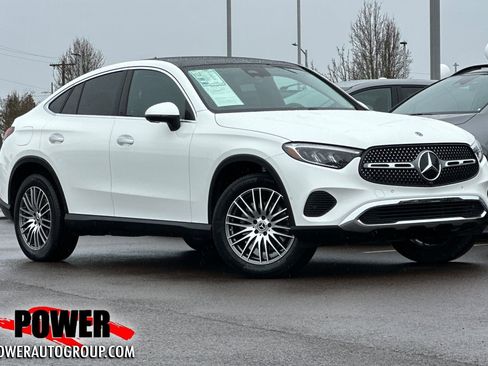 Used 2025 Mercedes-Benz GLC 300 4MATIC image 1