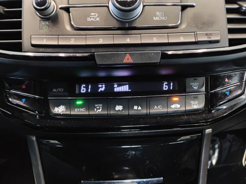 Used 2016 Honda Accord Sport image 17