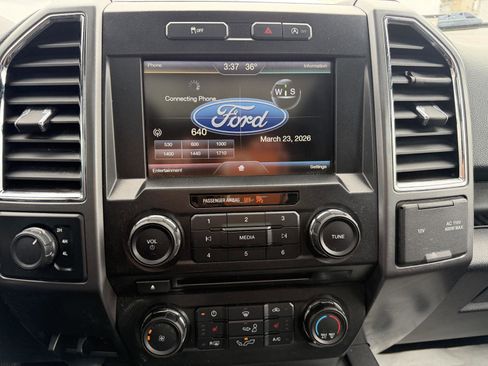 Used 2015 Ford F150 XLT w/ Equipment Group 302A Luxury image 19