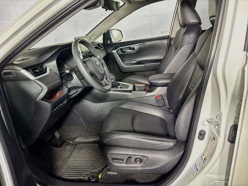 Used 2022 Toyota RAV4 Limited AWD/4WD image 11