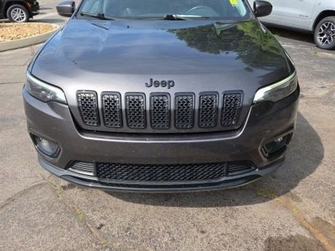 Used 2020 Jeep Cherokee Latitude Plus AWD/4WD image 2