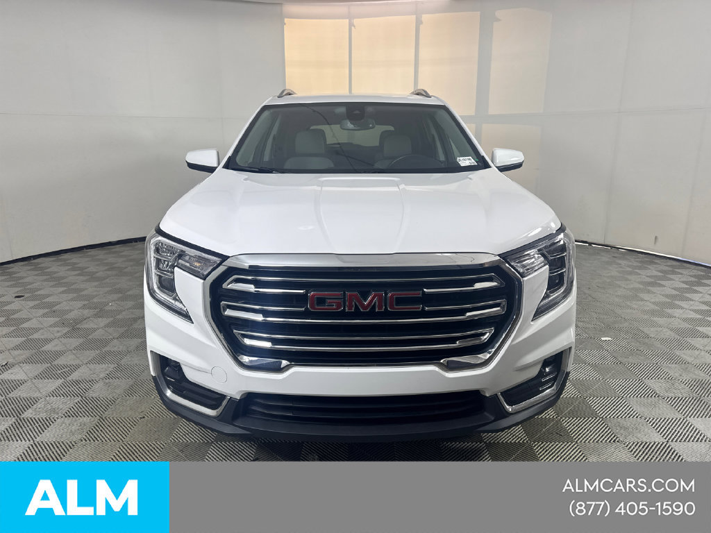 Used 2024 GMC Terrain SLT FWD image 2
