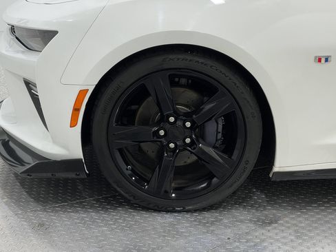 Used 2018 Chevrolet Camaro SS RWD image 34
