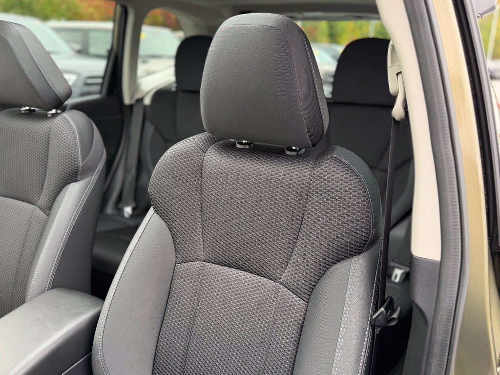 Used 2023 Subaru Forester Premium AWD/4WD image 9