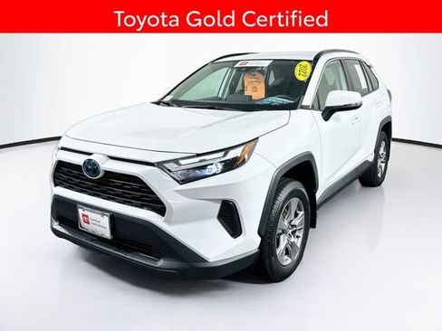 Certified 2022 Toyota RAV4 XLE AWD/4WD image 4