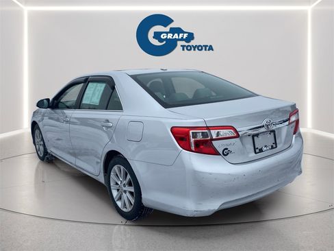 Used 2014 Toyota Camry XLE w/ Leather Package image 5