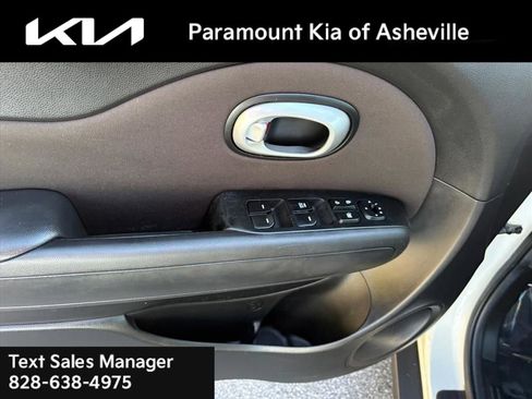 Used 2016 Kia Soul image 21
