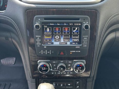Used 2017 Chevrolet Traverse LT w/ Traveler's Package image 16