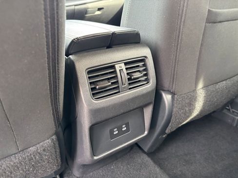 Used 2025 Nissan Rogue SV image 24