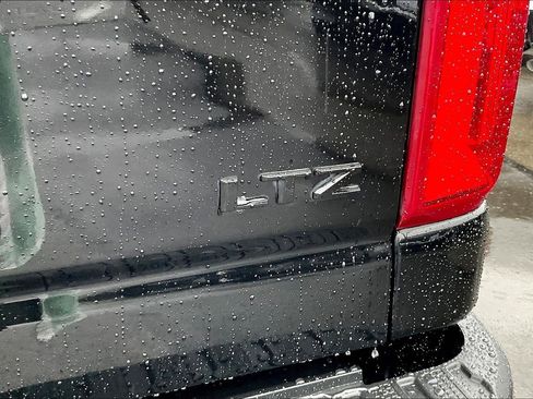 Used 2022 Chevrolet Silverado 2500 LTZ w/ LTZ Plus Package image 14