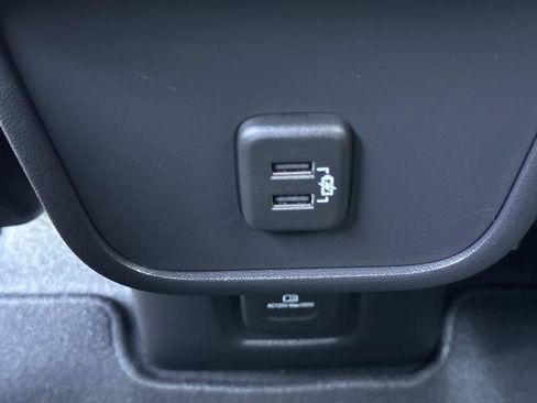 Used 2024 Chevrolet Equinox RS FWD image 26