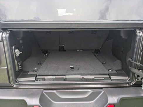 New 2025 Jeep Wrangler Unlimited Rubicon image 11