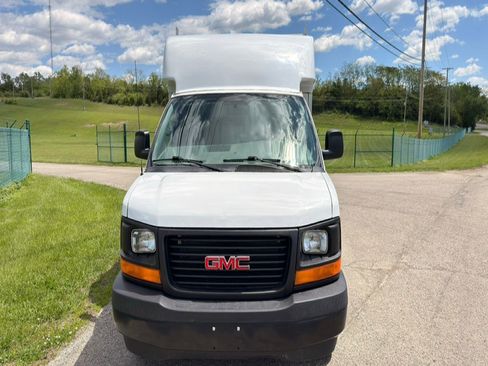 Used 2017 GMC Savana 3500 RWD image 7