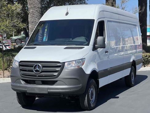 Used 2022 Mercedes-Benz Sprinter 2500 image 24
