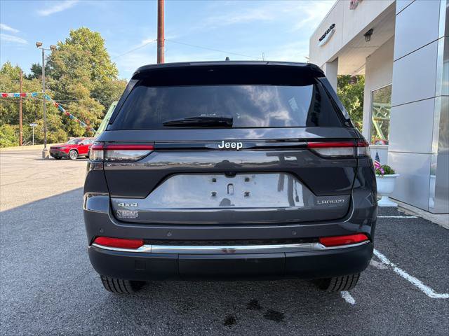 Certified 2023 Jeep Grand Cherokee Laredo X AWD/4WD image 8