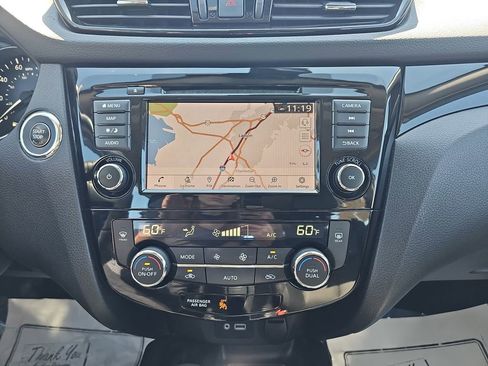 Used 2021 Nissan Rogue Sport SL FWD image 26