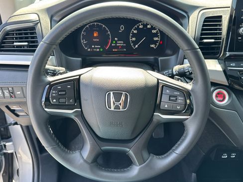 Used 2025 Honda Odyssey EX-L image 16