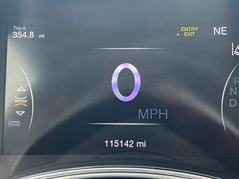 Used 2018 Jeep Grand Cherokee Trailhawk w/ Trailhawk Luxury Group AWD/4WD image 20