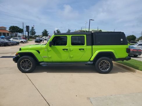 Used 2021 Jeep Gladiator Overland w/ Popular Equipment Package AWD/4WD image 2