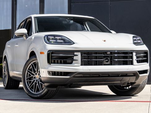 Certified 2025 Porsche Cayenne image 6