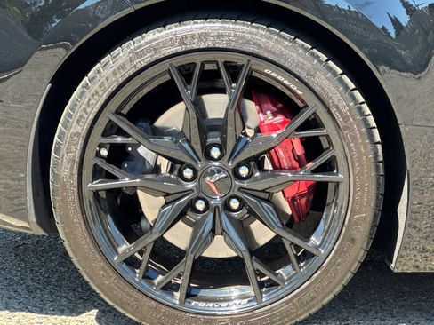 Used 2025 Chevrolet Corvette Stingray Premium Cpe w/ Z51 Performance Package RWD image 24