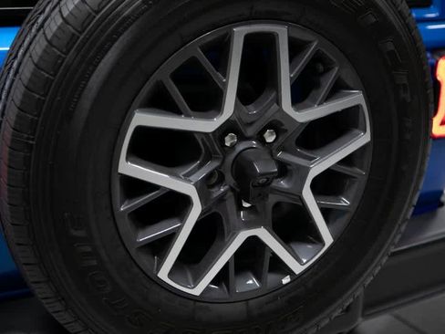Used 2024 Jeep Wrangler Sahara image 32
