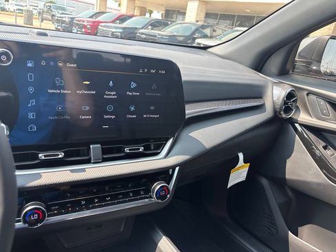 New 2027 Chevrolet Equinox LT w/ Convenience Package II FWD image 19