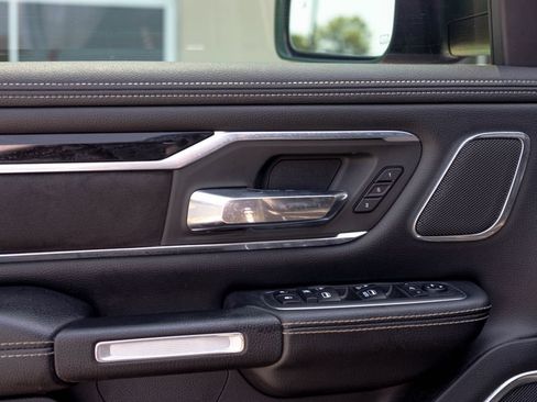 Used 2019 RAM 1500 Laramie AWD/4WD image 19