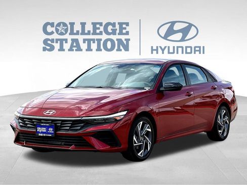 Used 2025 Hyundai Elantra Sport w/ Cargo Package FWD image 6