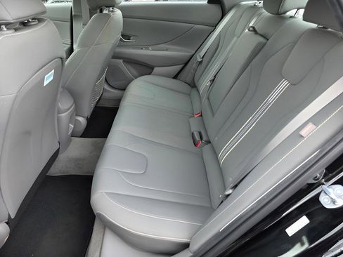 Certified 2024 Hyundai Elantra SEL w/ Convenience Package FWD image 15