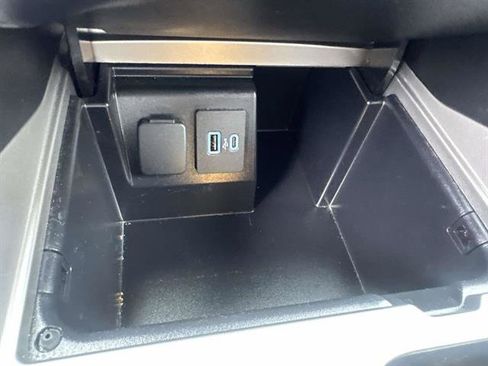 Used 2023 Ford Explorer XLT w/ Equipment Group 202A AWD/4WD image 40