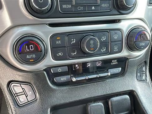 Used 2018 GMC Yukon SLT w/ Open Road Package AWD/4WD image 19