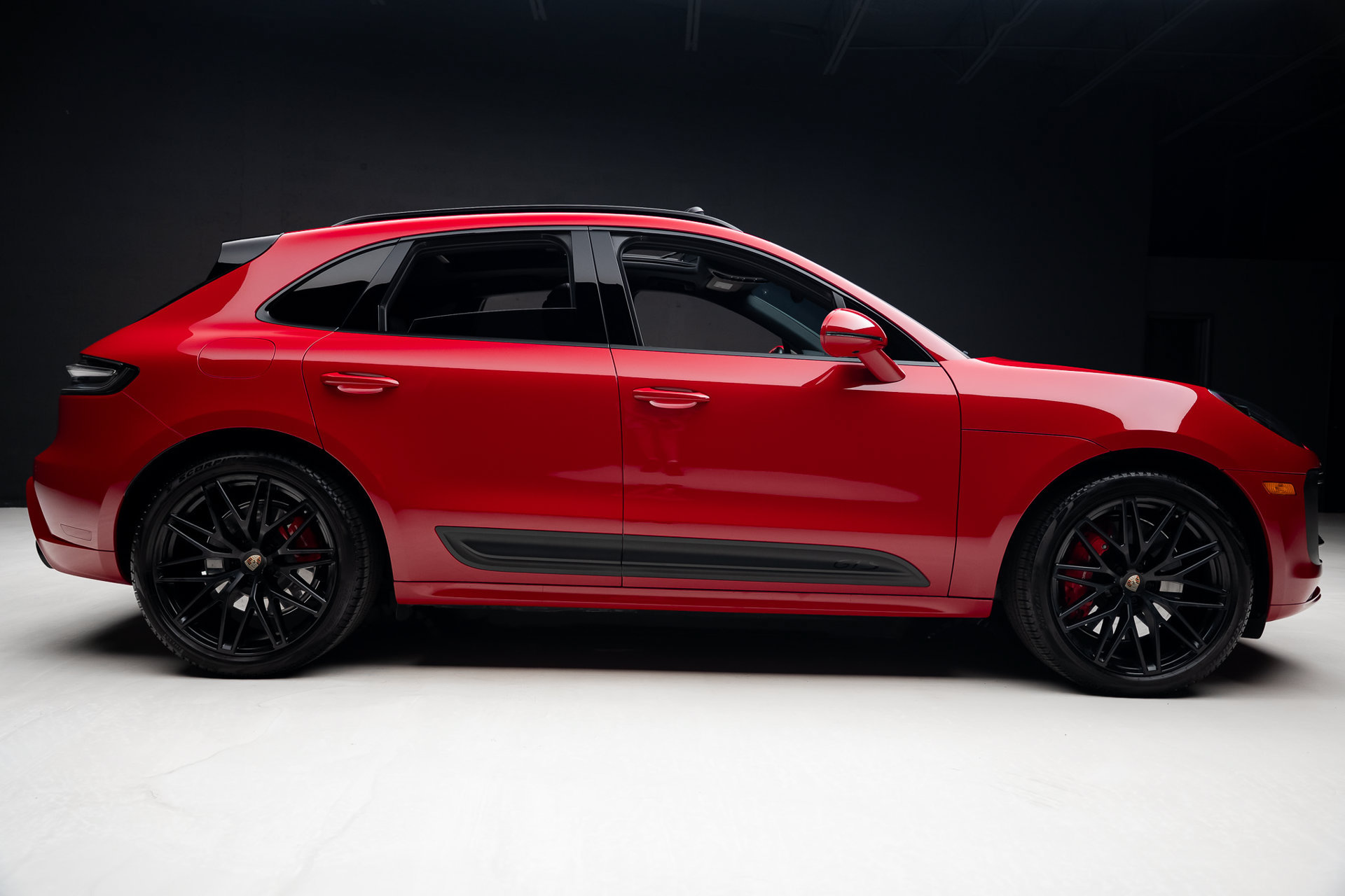 Used 2022 Porsche Macan GTS AWD/4WD image 35