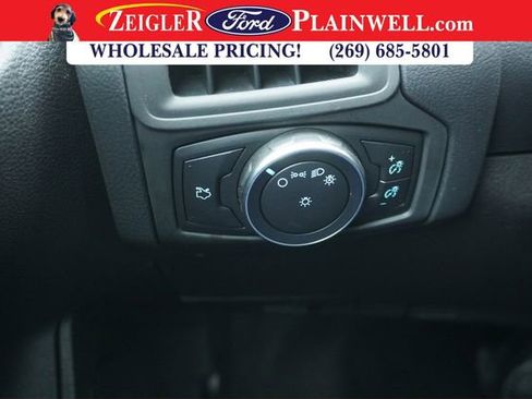 Used 2017 Ford Focus SE image 25