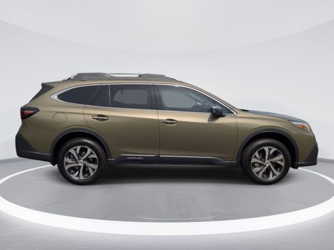 Used 2021 Subaru Outback Touring AWD/4WD image 4