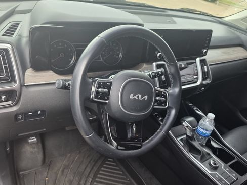 Used 2022 Kia Sorento S AWD/4WD image 4
