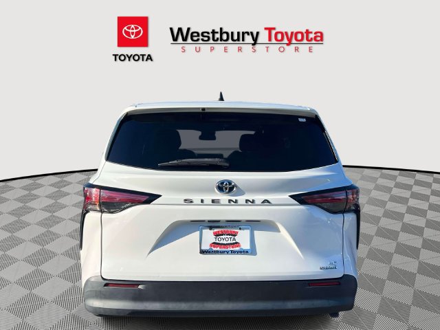 Used 2021 Toyota Sienna LE FWD image 6
