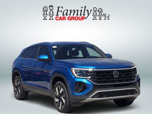Used 2024 Volkswagen Atlas Cross Sport SE FWD image 2