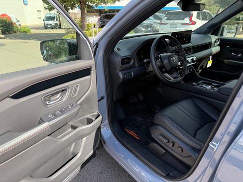 Certified 2026 Honda Pilot TrailSport image 13