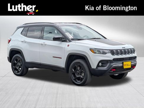 Used 2023 Jeep Compass Trailhawk w/ Trailhawk Convenience Group AWD/4WD image 1