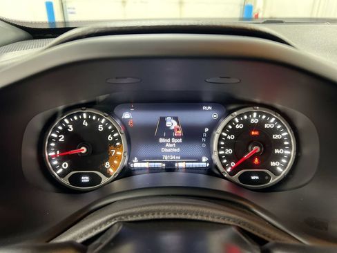 Used 2018 Jeep Renegade Limited w/ Advanced Technology Group FWD image 12