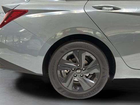Used 2022 Hyundai Elantra SEL image 35