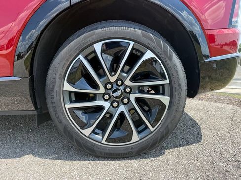 Certified 2025 Cadillac Optiq Sport 2 w/ LPO, Floor Liner Package AWD/4WD image 15