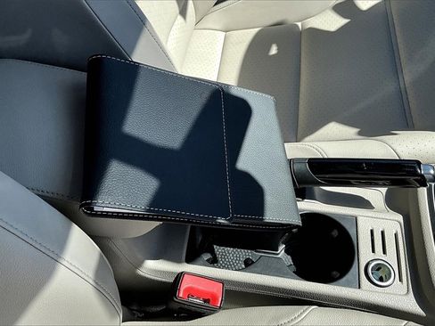 Used 2019 Volkswagen Golf Alltrack S image 16